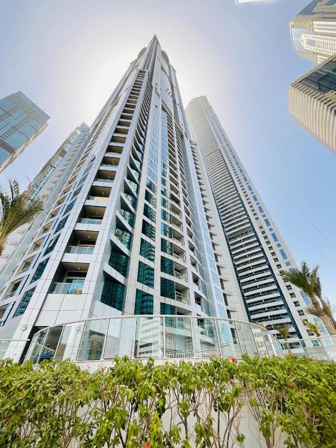 Marina Sky Penthouse Apartment *